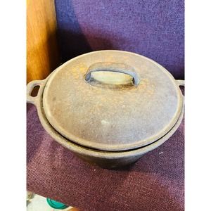 Cast Iron Vintage Dutch Oven
